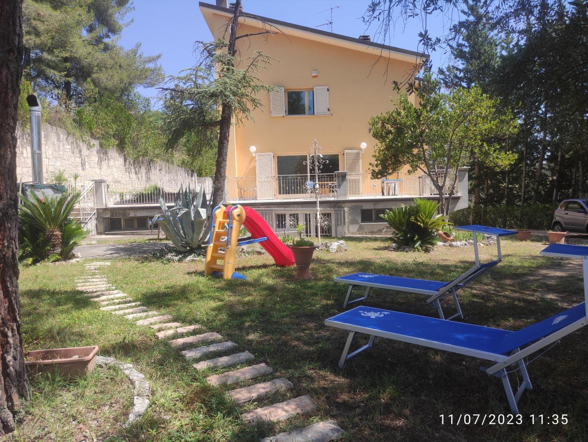 לינה וארוחת בוקר אסקולי פיצ'נו Parco Dei Gelsomini מראה חיצוני תמונה