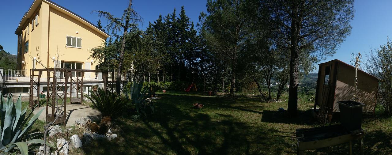 לינה וארוחת בוקר אסקולי פיצ'נו Parco Dei Gelsomini מראה חיצוני תמונה